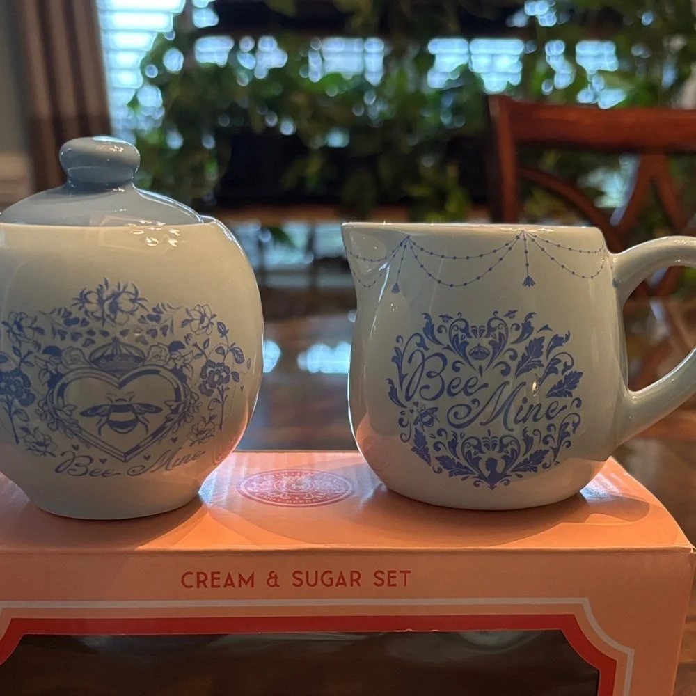 Bridgerton Cream & Sugar Set - Blue and White